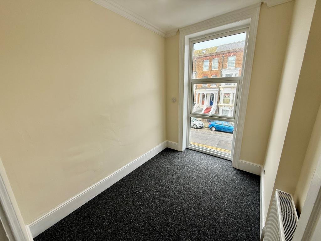 Lot: 139 - WELL PRESENTED TWO-BEDROOM FLAT - Bedroom two